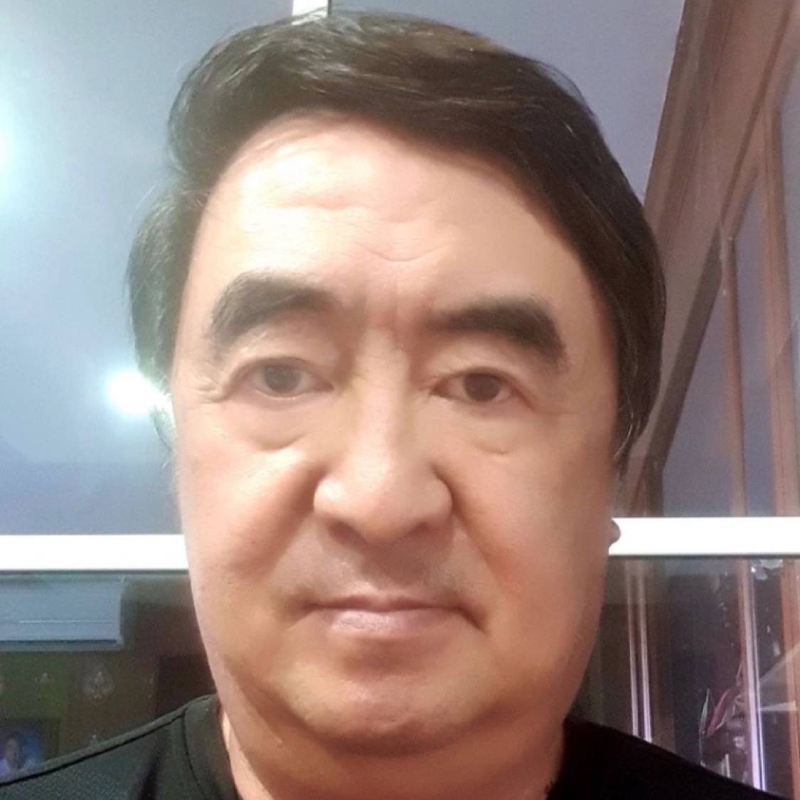 王仲的照片