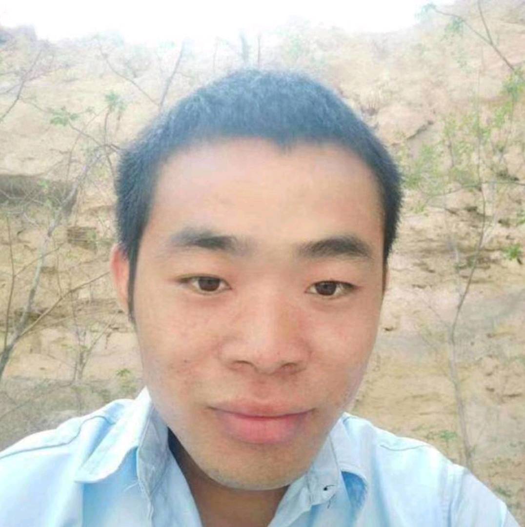 凶狠保卫寒风的照片