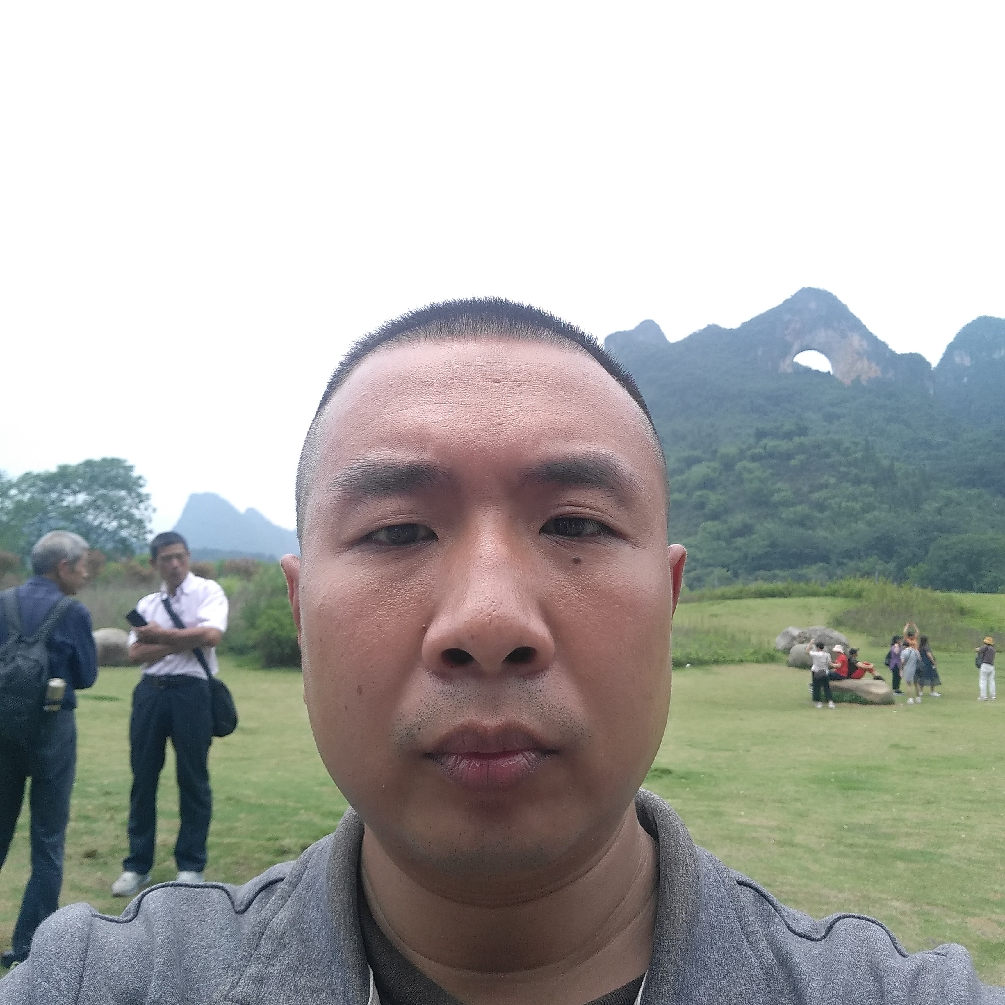 迷人有保温杯的照片