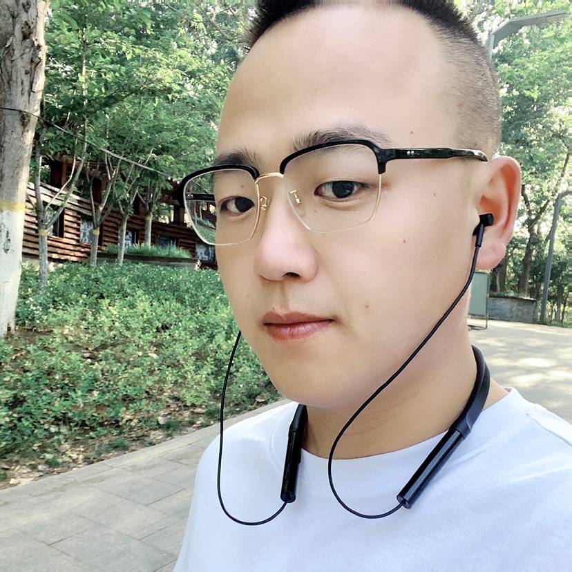小怪兽的照片
