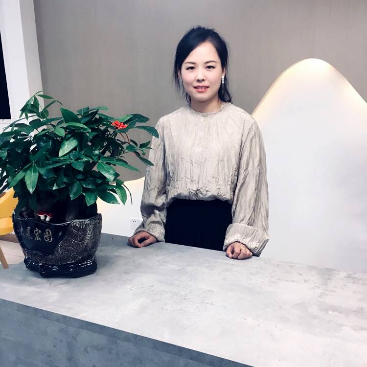 严芳芳的照片