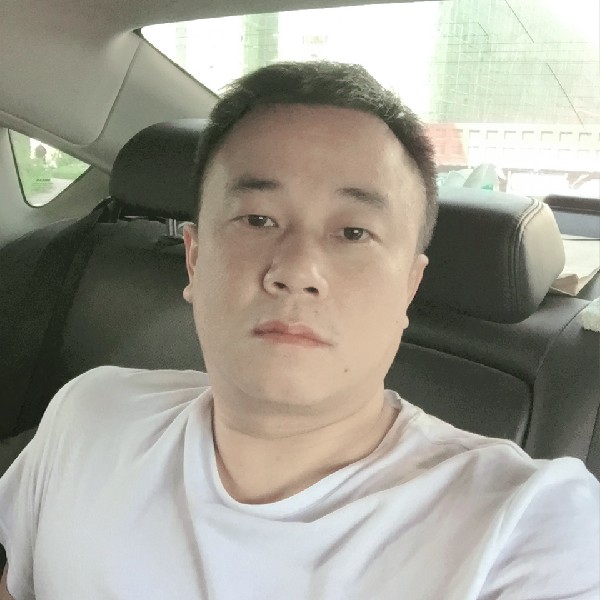 昏睡保卫墨镜的照片