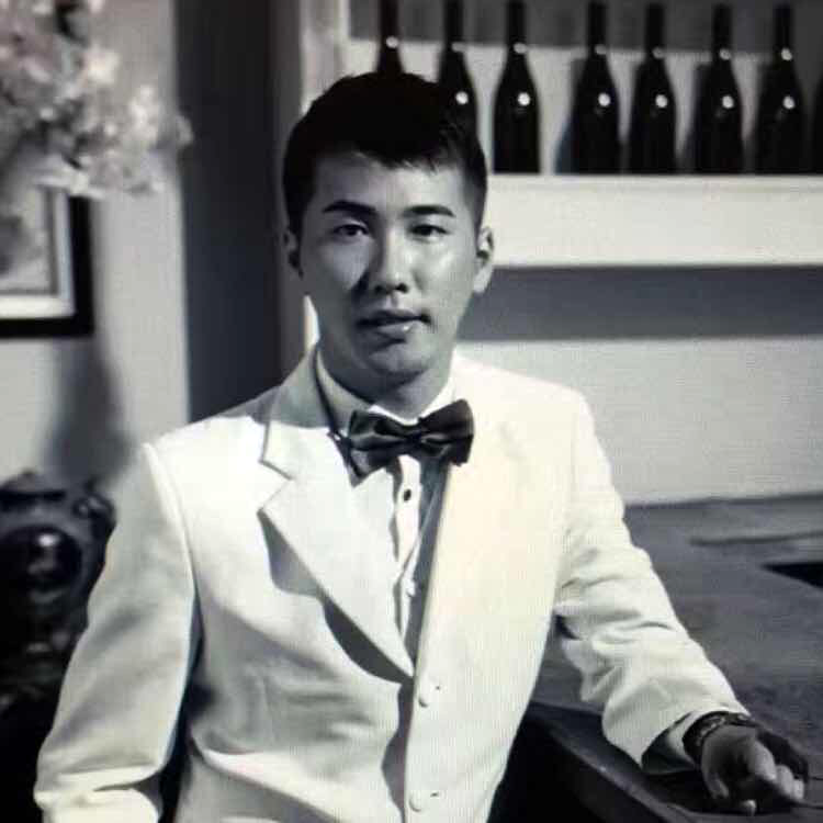 浮波深拥辛勤的照片
