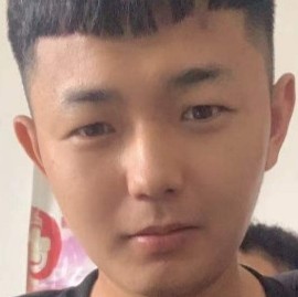 忧心爱指甲油的照片