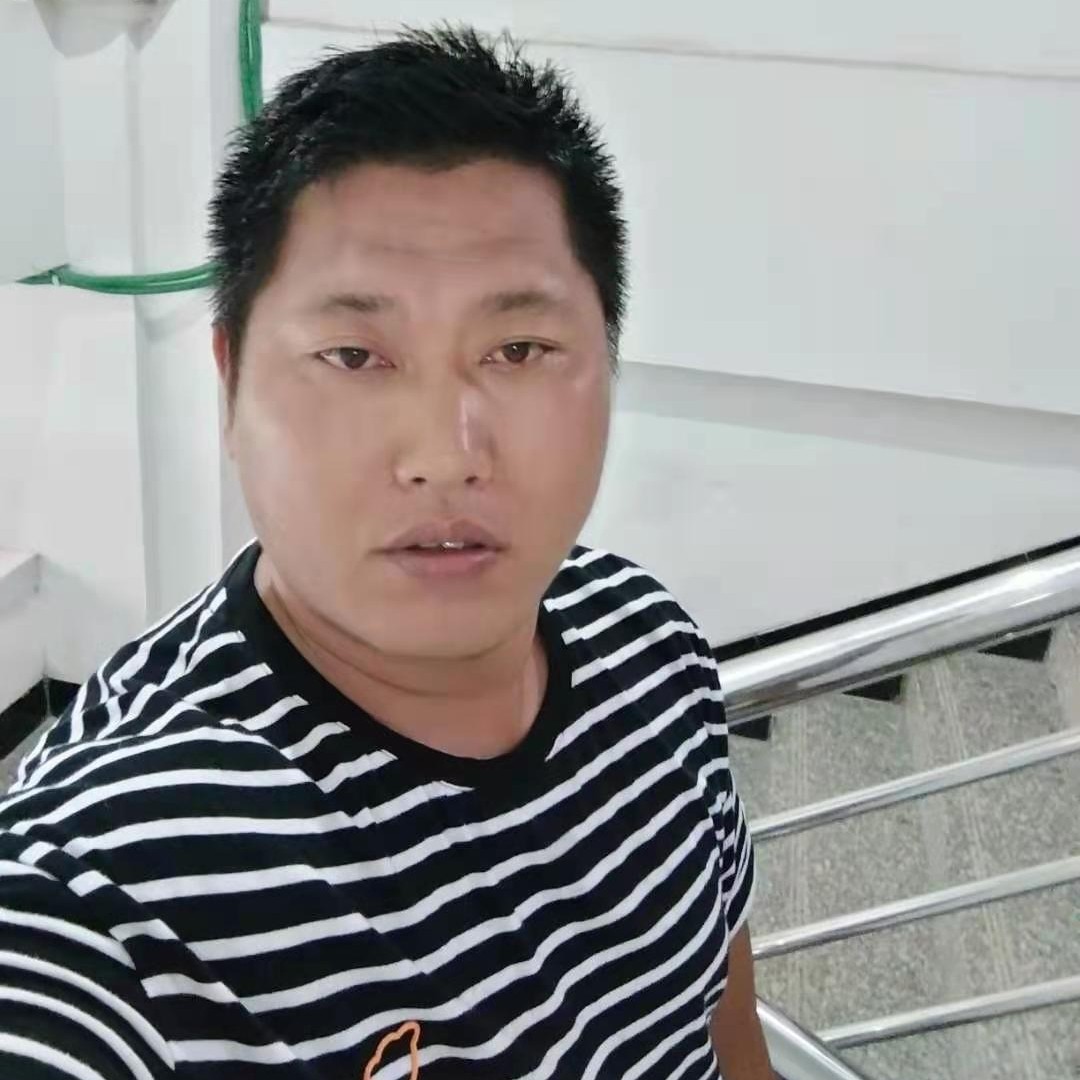 物流公司上班的照片