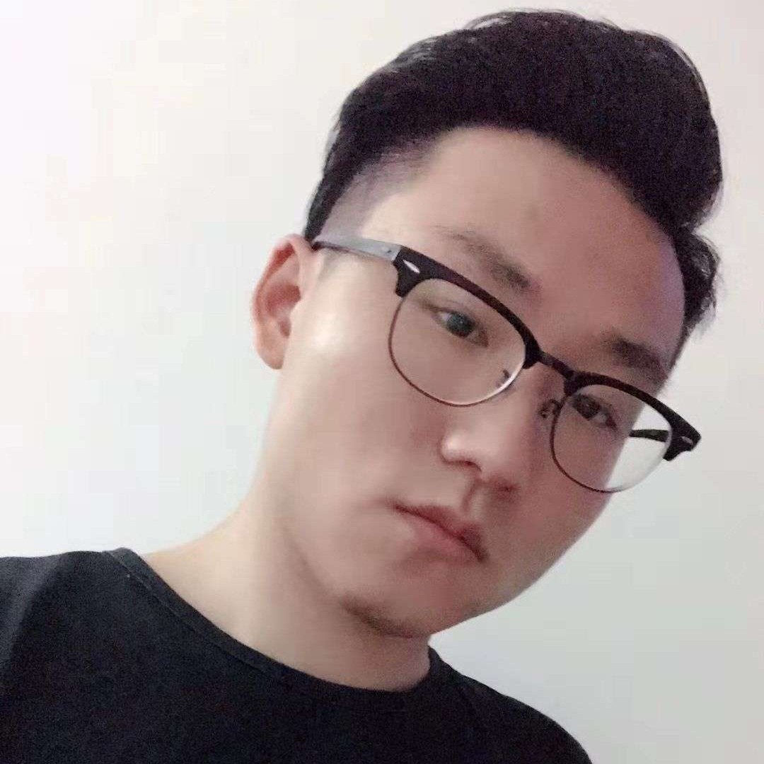 小猫咪浅吻失眠的照片