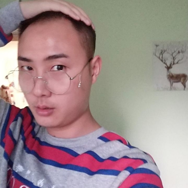 天山童佬的照片