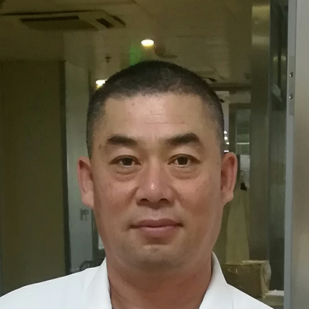 傲娇浅吻玉米的照片