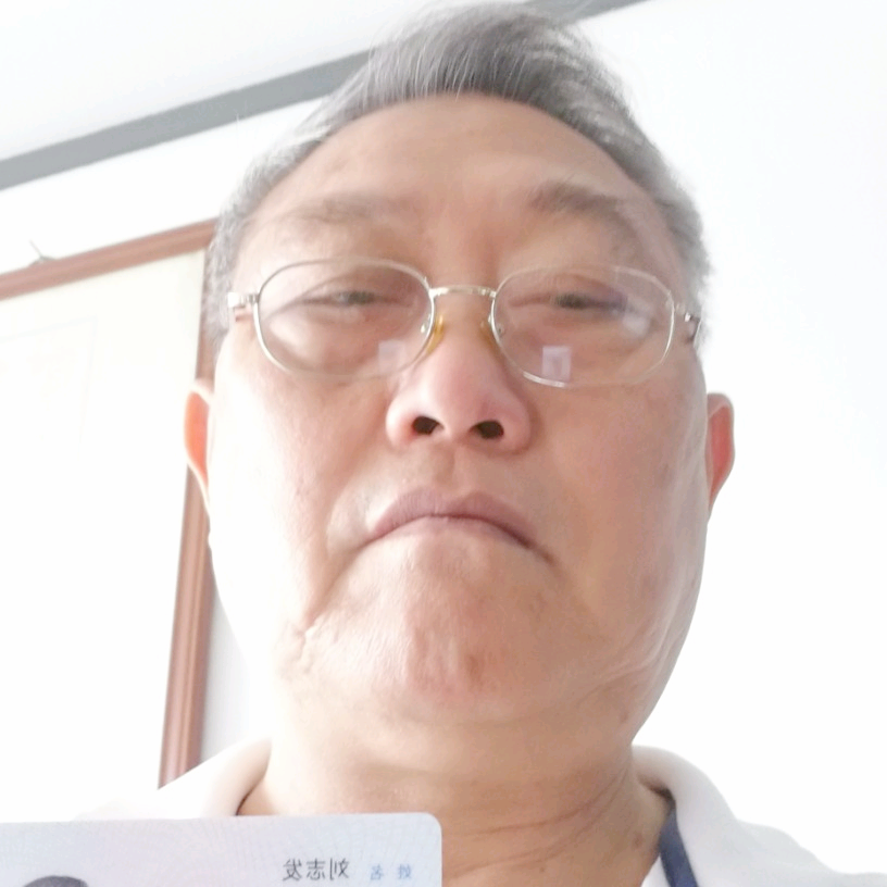 秋天迎野性的照片