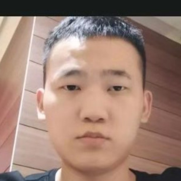 微笑挽手小蘑菇的照片