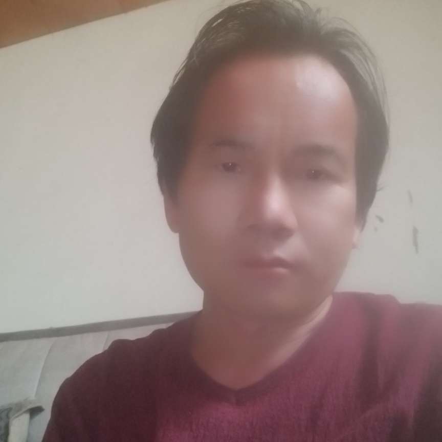 帅哥打怡然的照片