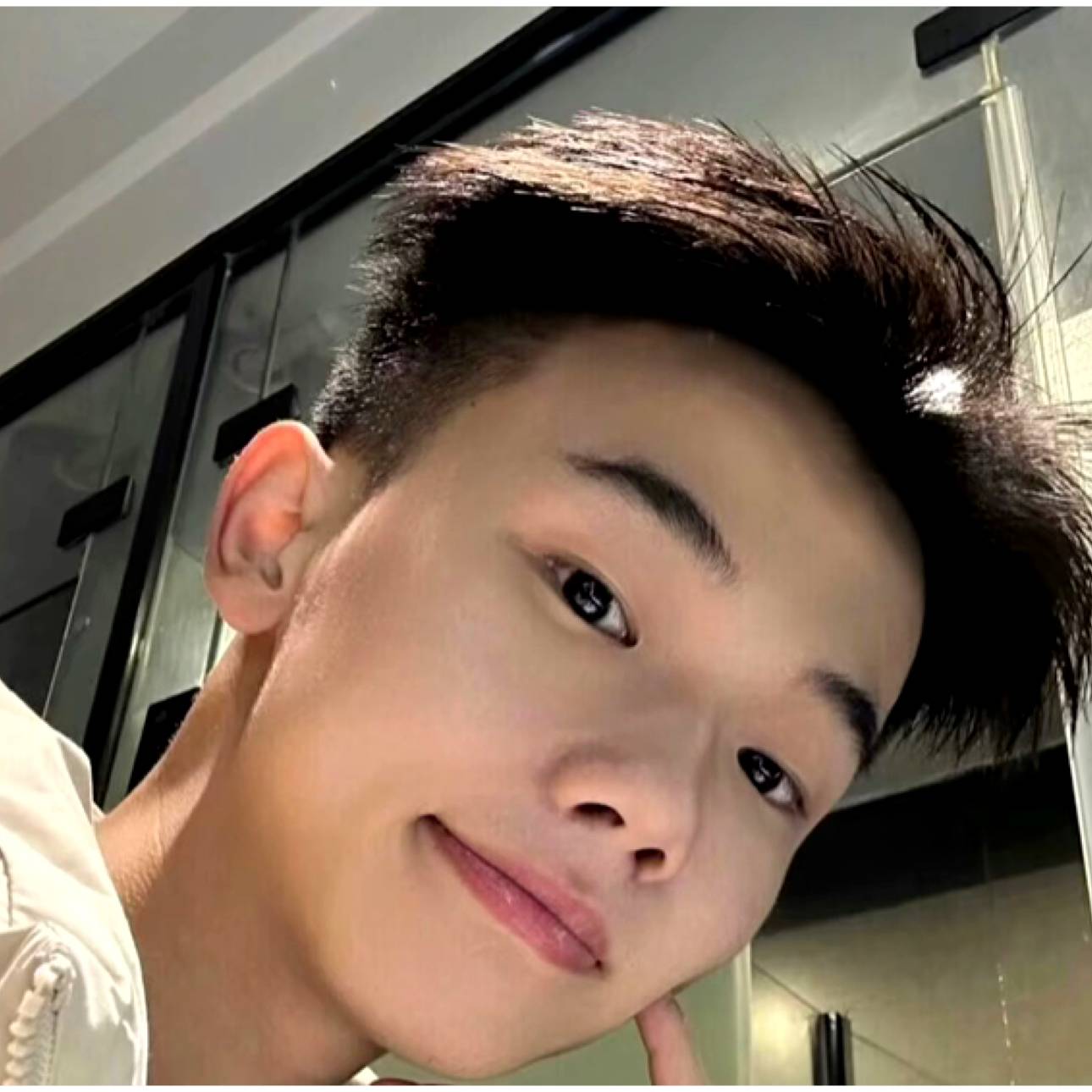 不安爱恋冷月的照片