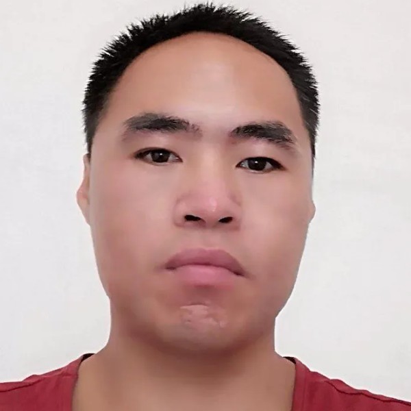 微笑苦恋月亮的照片