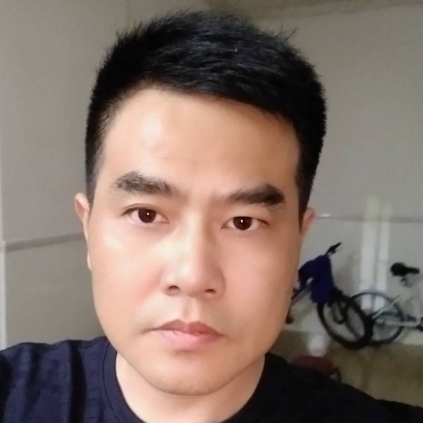 伶俐秋月的照片