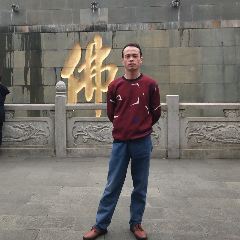 帅哥热心的照片