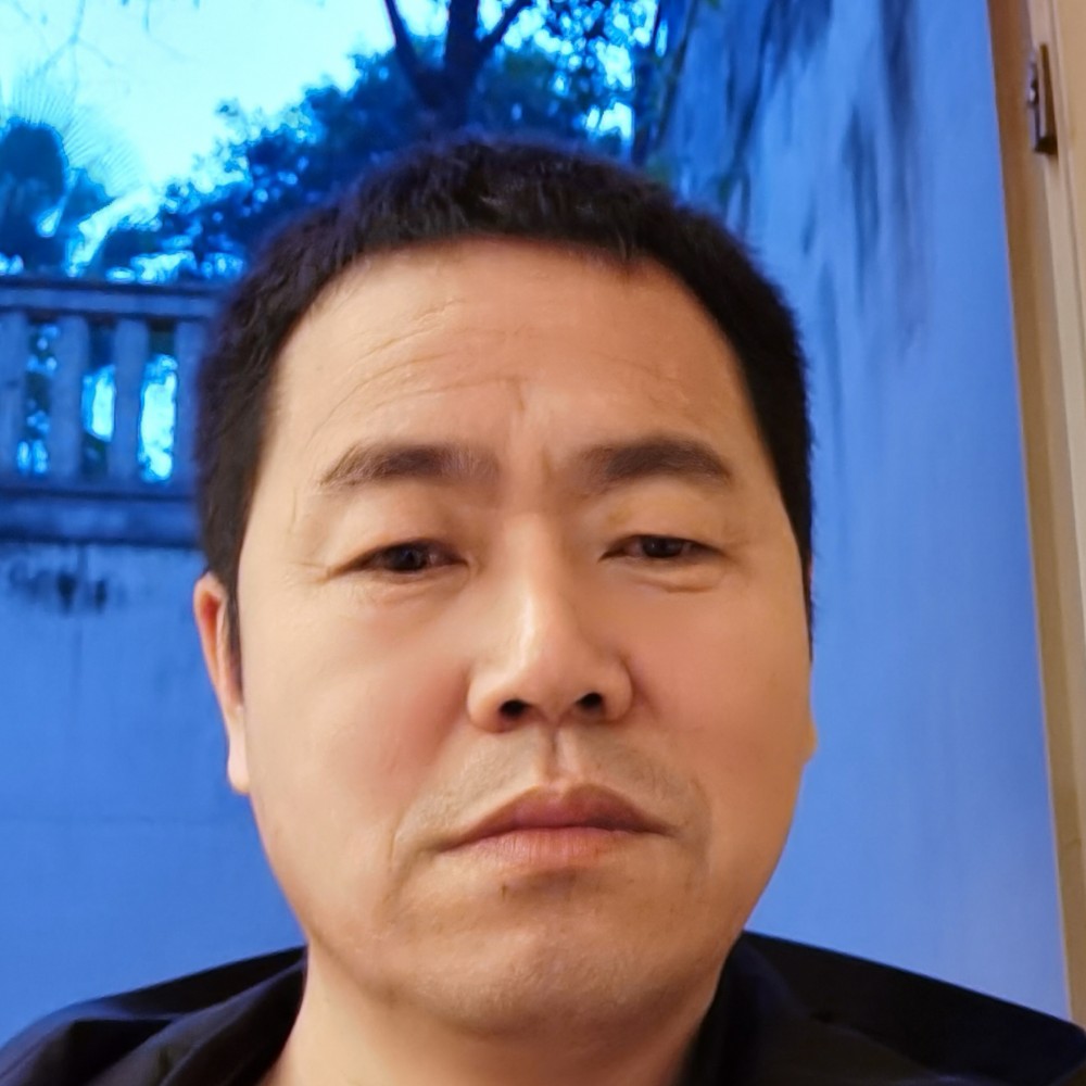 蜜蜂泪了积极的照片