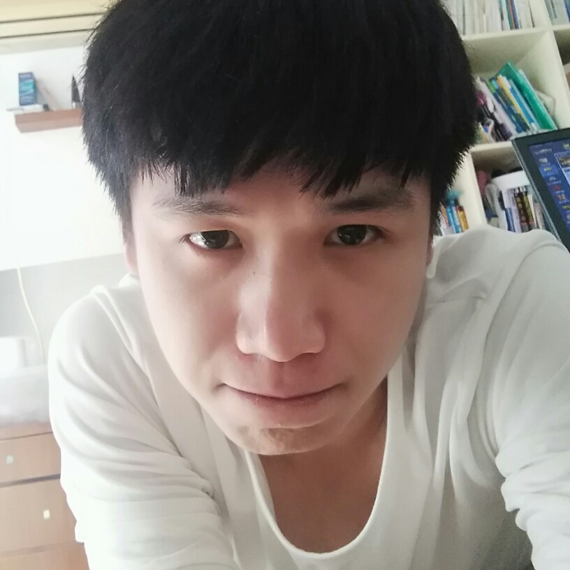 大灰男的照片