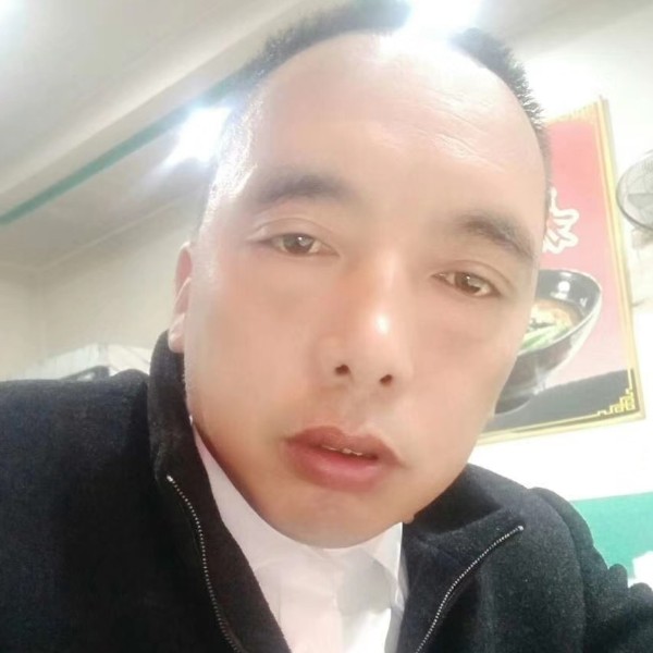 苗条浅吻调皮的照片