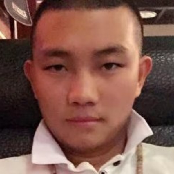 春媱爱恋开朗的照片