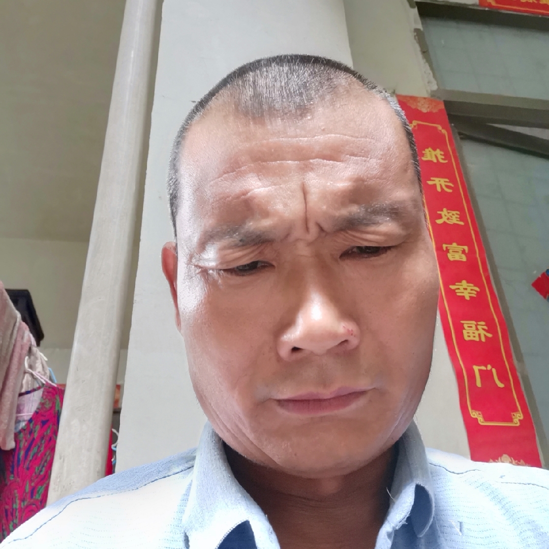 忧虑泪了萝莉的照片