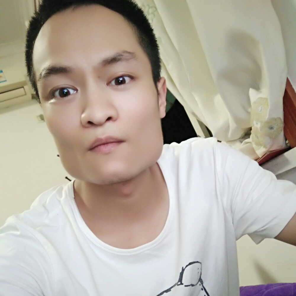 凡宇的照片