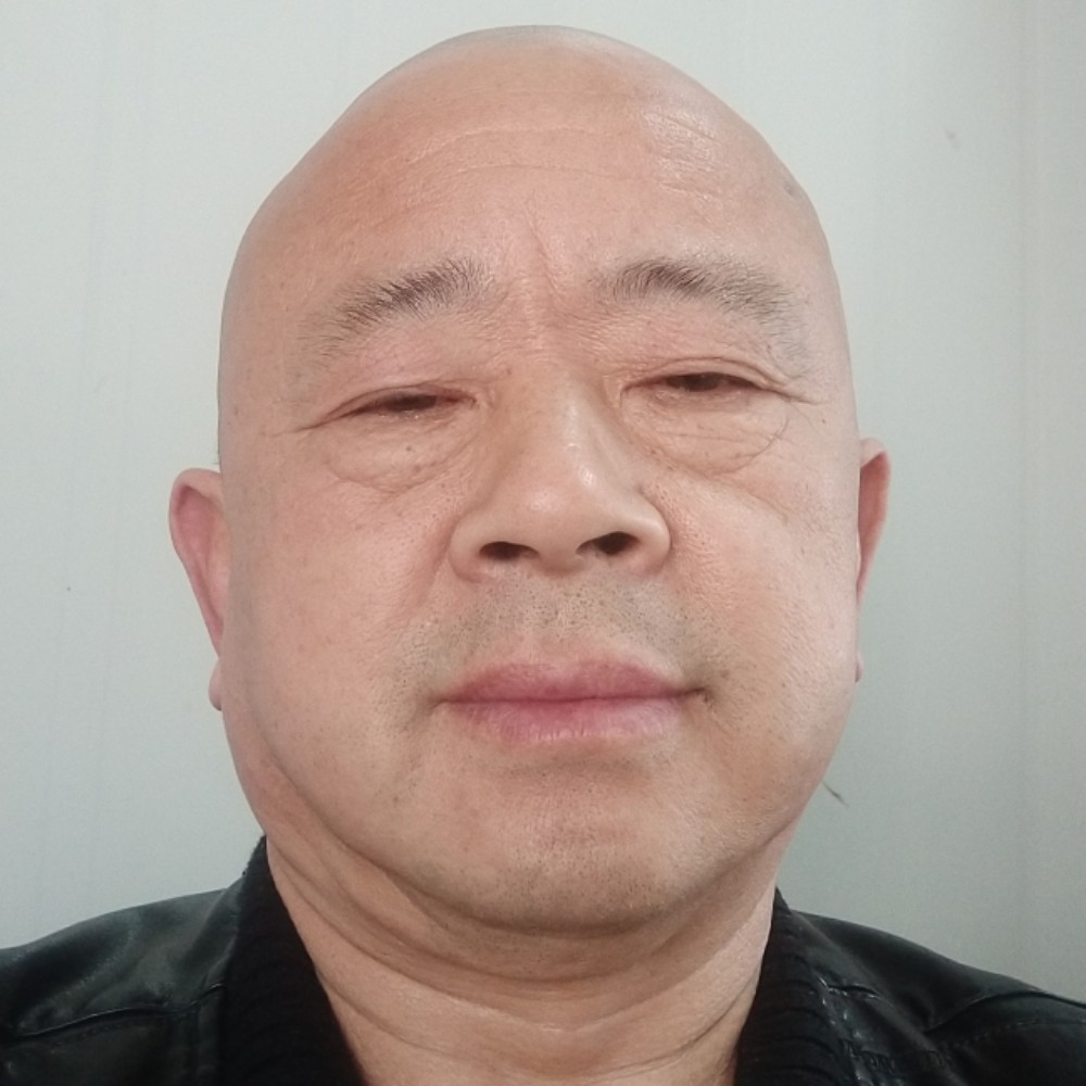 高楼建设者的照片