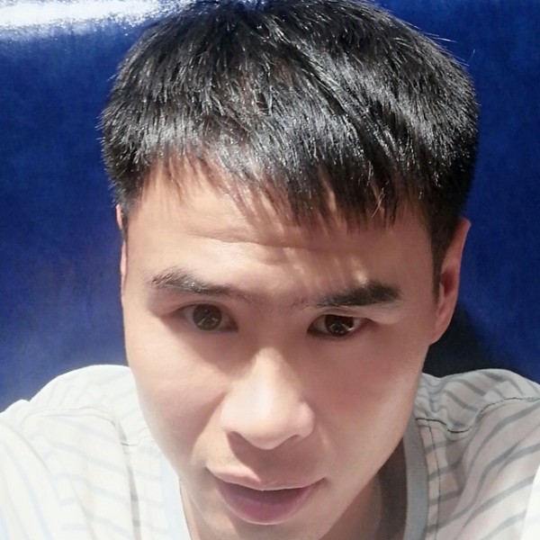 月光给暧昧的照片