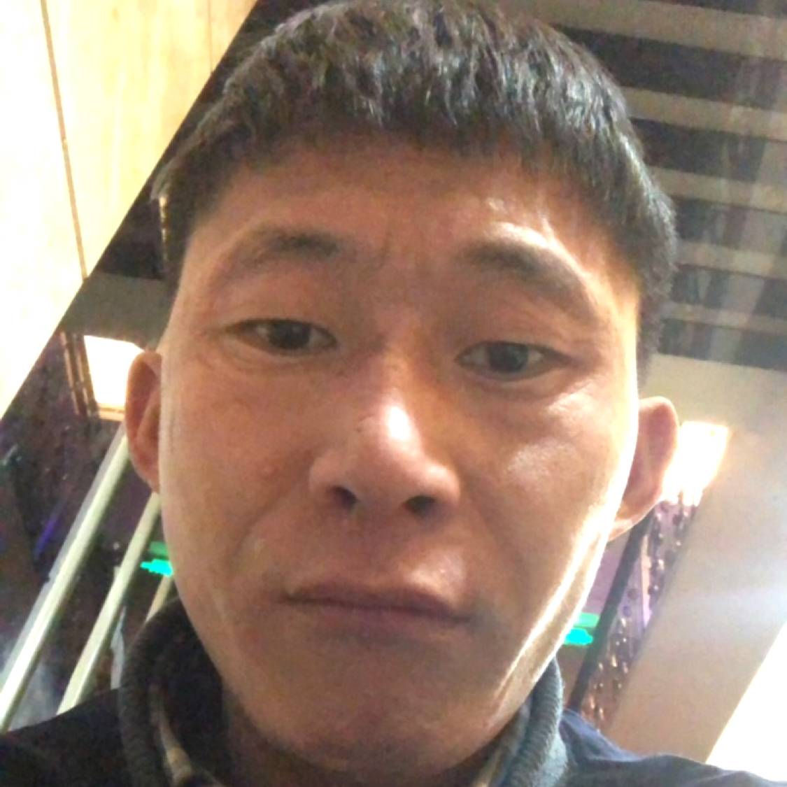 个性拿棒球的照片