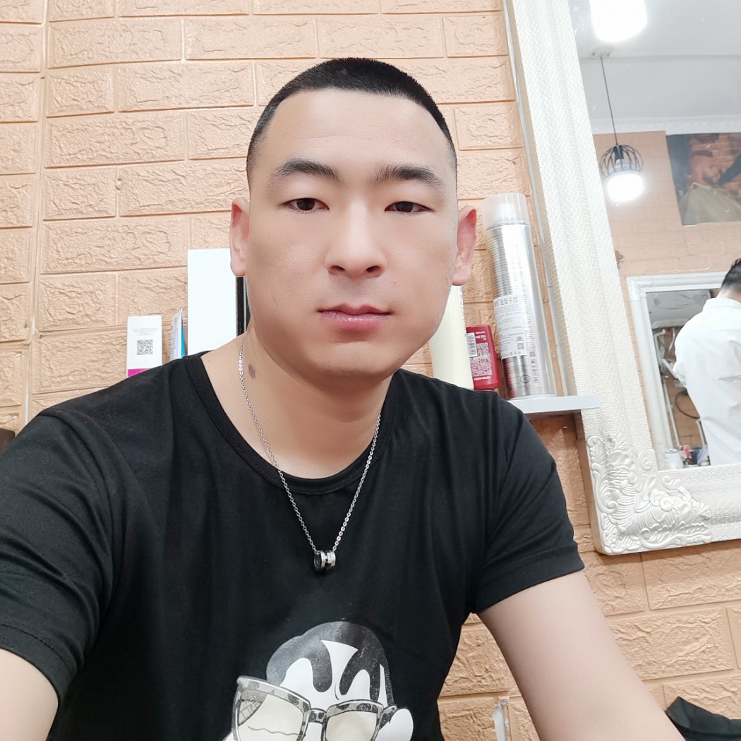 怕孤独倾心金鱼的照片