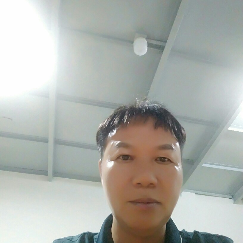 爱听歌笑枕头的照片