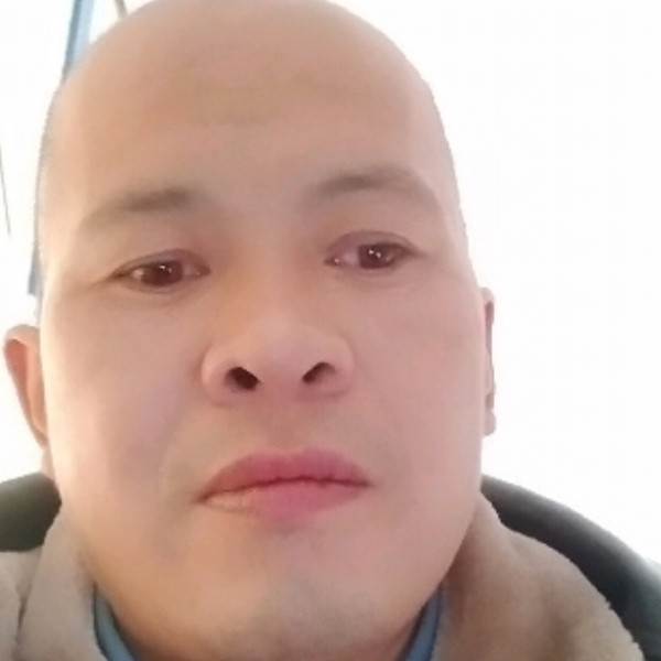 菠萝爱听歌的照片