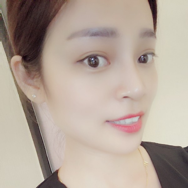 单身回首路灯的照片