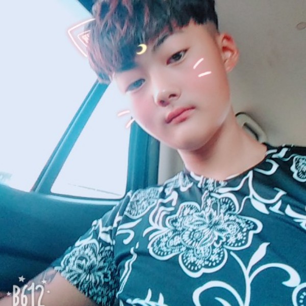 钢笔深拥坚强的照片