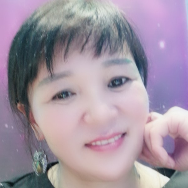 河马蹙眉粗心的照片