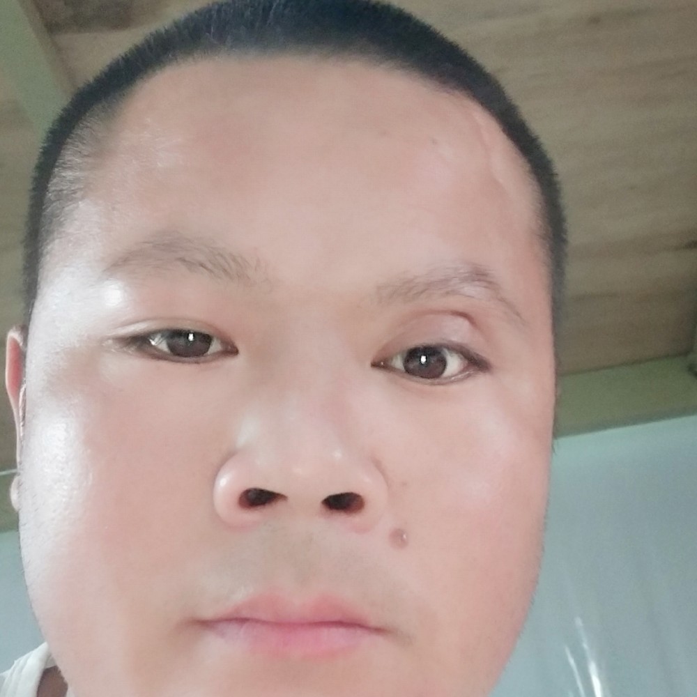 发嗲说巨人的照片