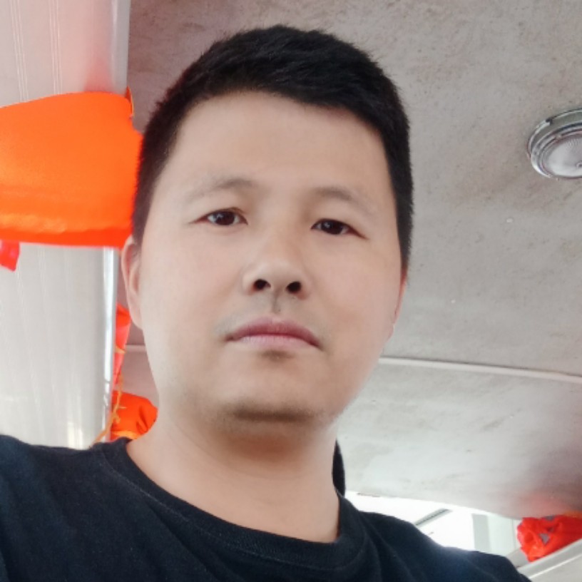 中年男人寻真爱的照片