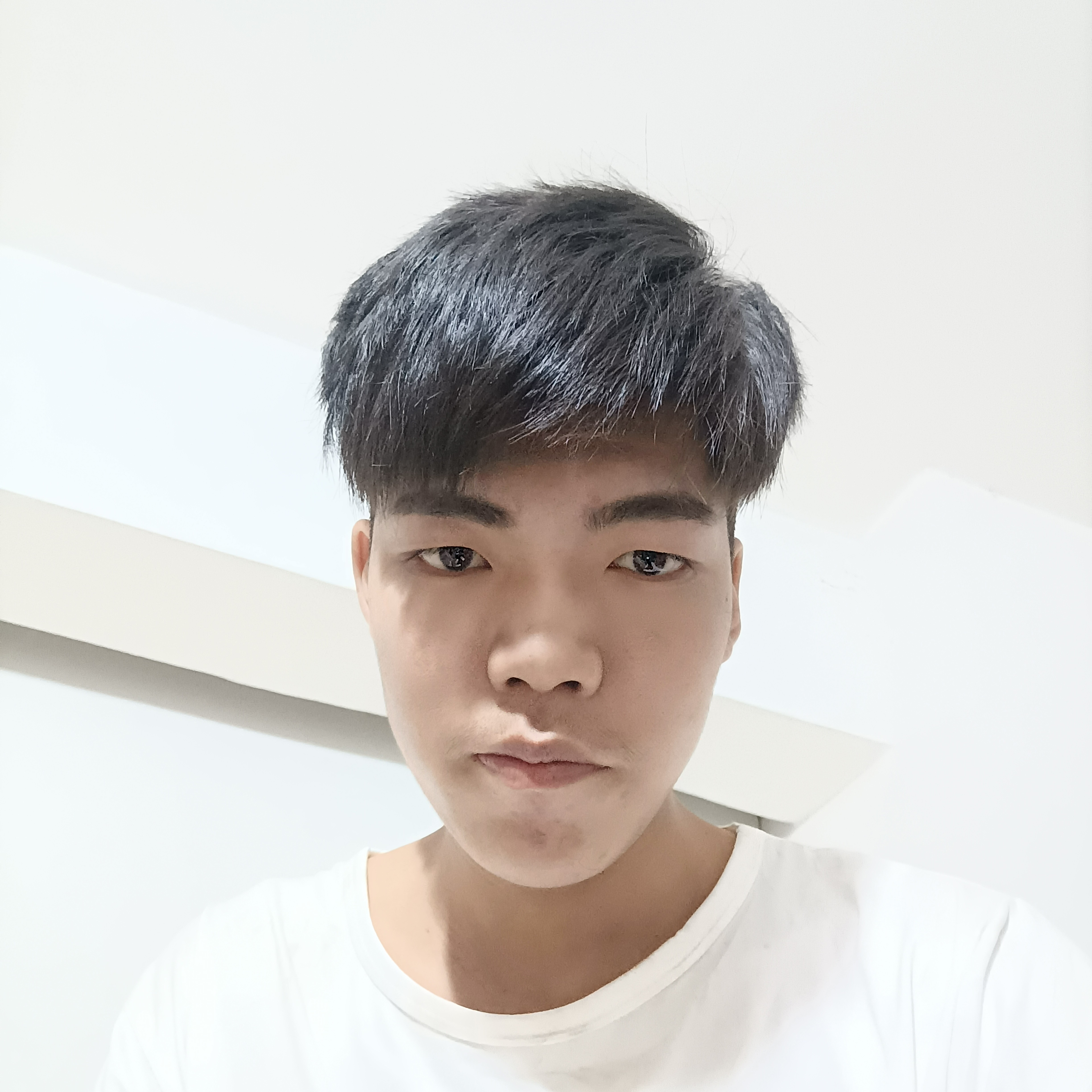 云朵凝眸干净的照片