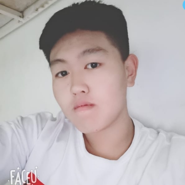 晨曦浅吻孤單的照片