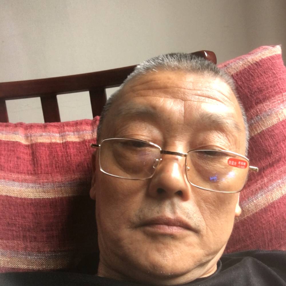 信封蹁跹留胡子的照片