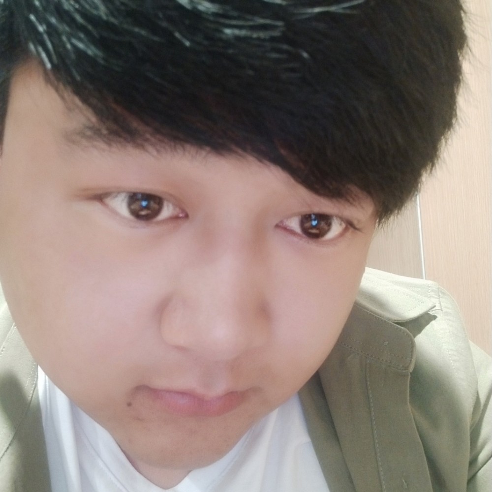 つ低调，说爱。的照片