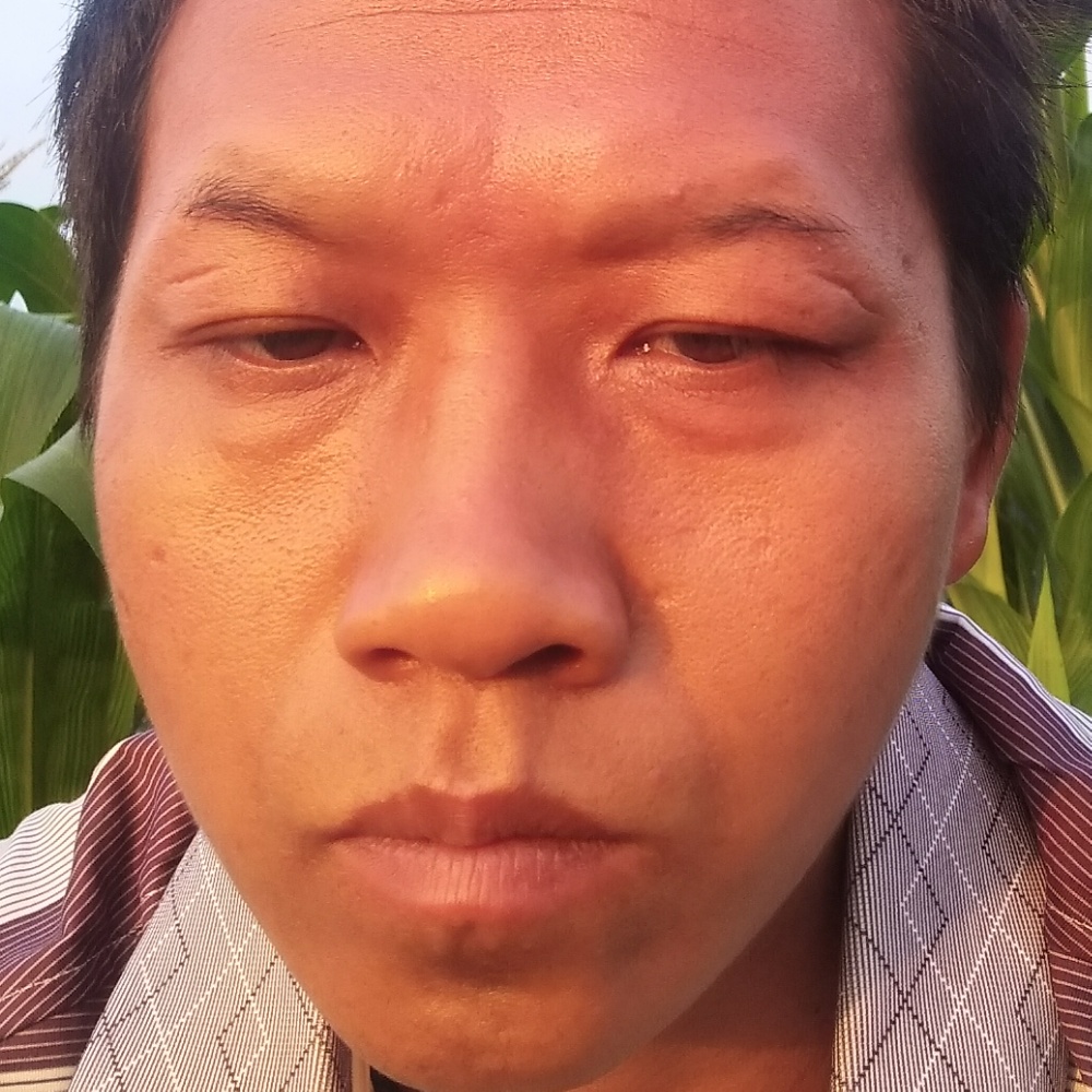 赖健的照片