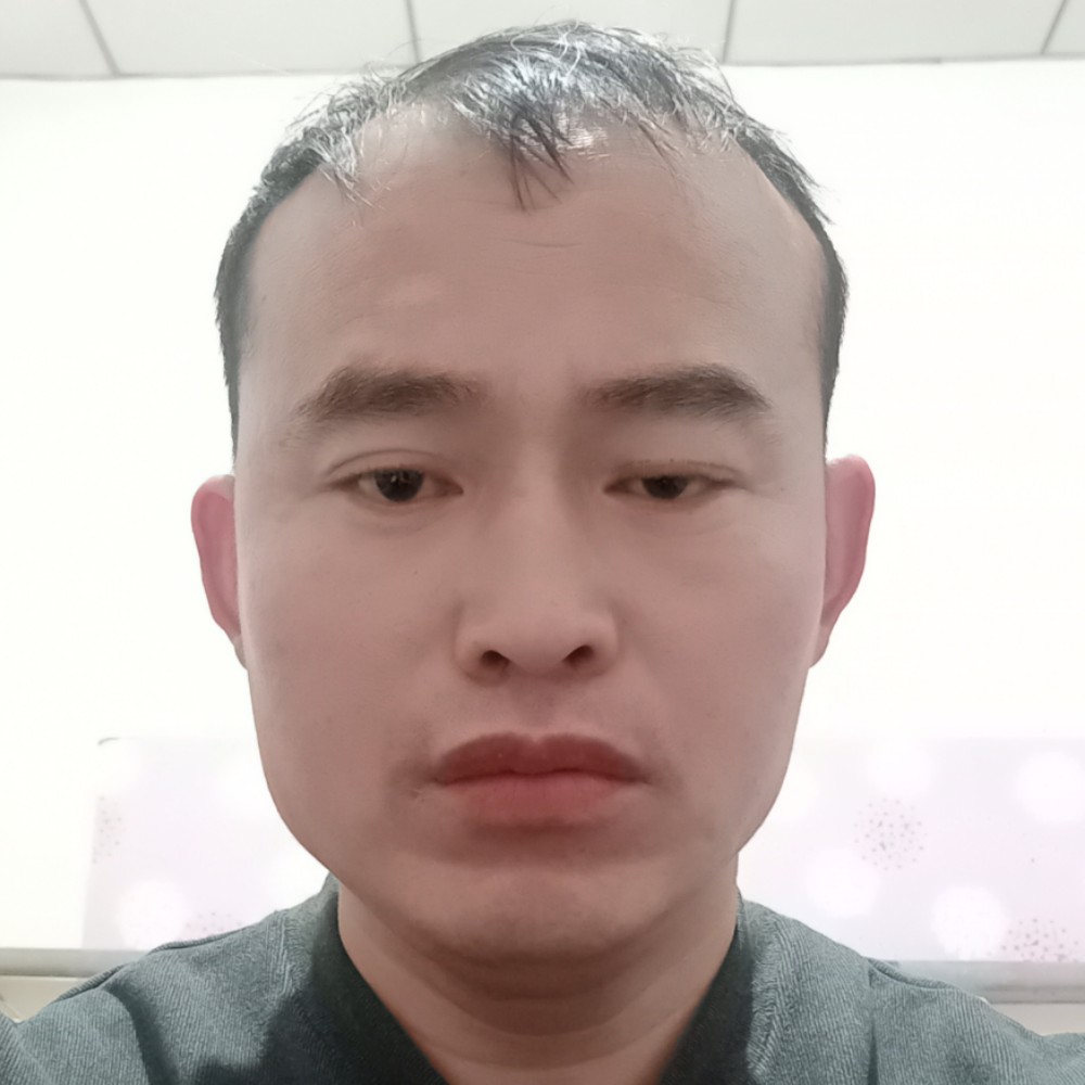 故意笑森槿的照片