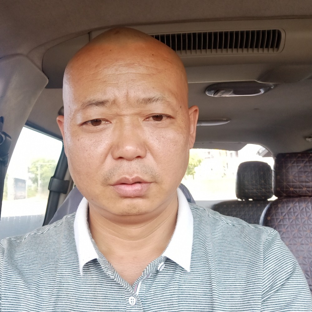 激昂等待蛋挞的照片