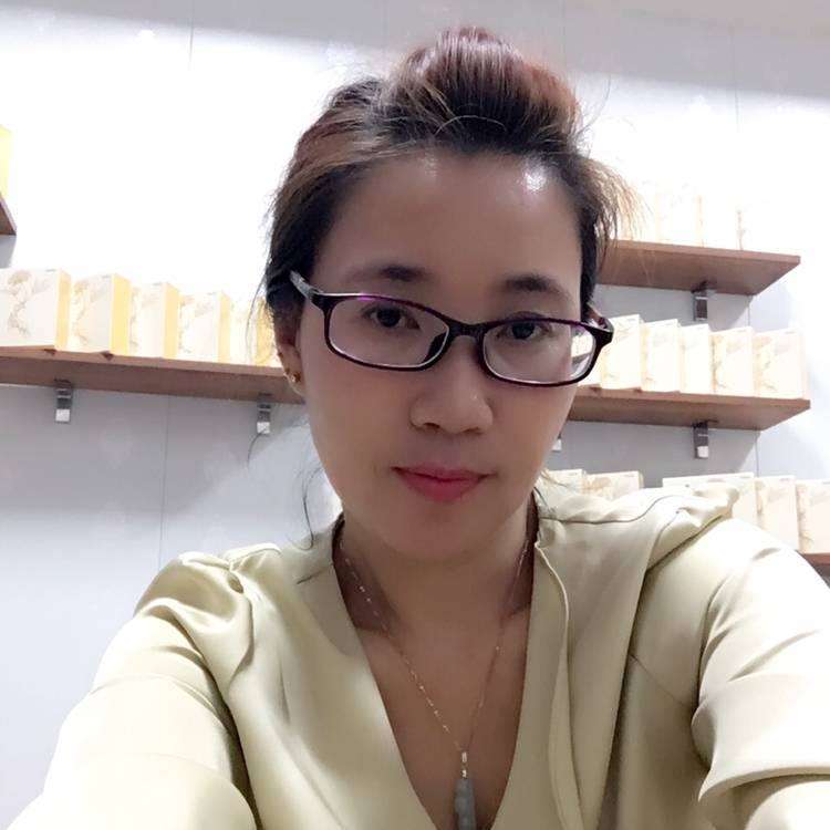 忧郁蹁跹小蝴蝶的照片