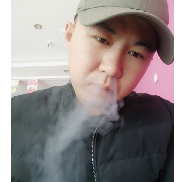 酷炫大山的照片