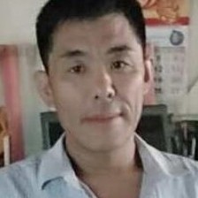 积极扯大门的照片