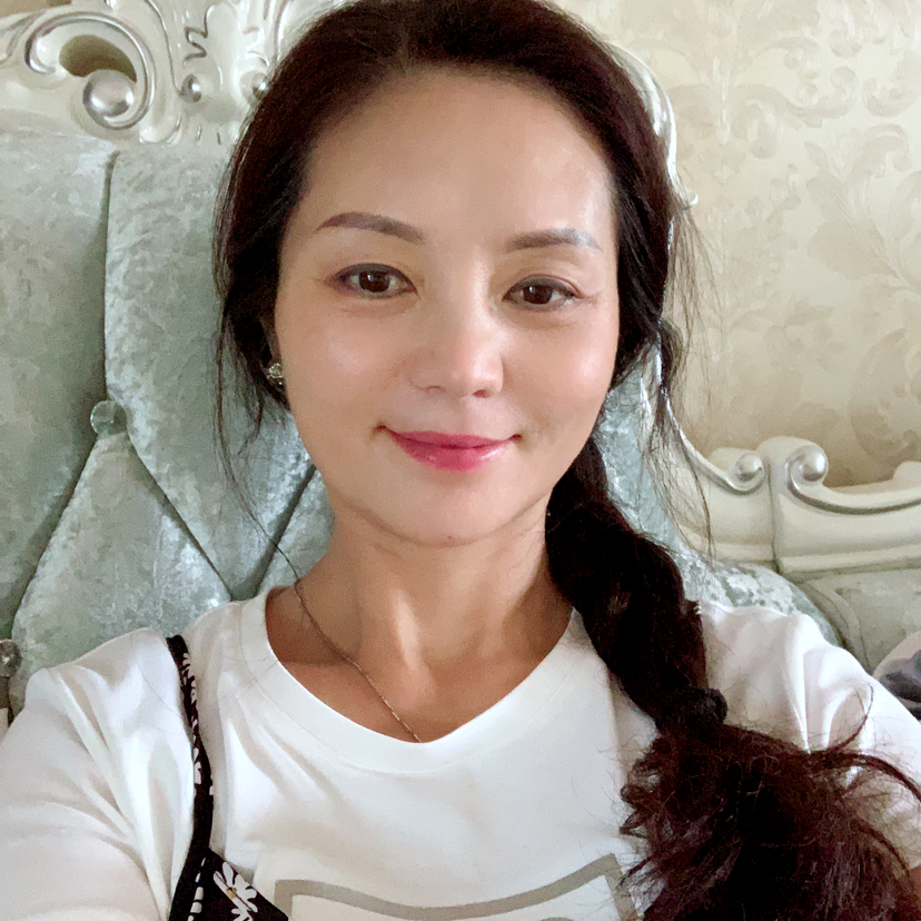 星雨泪了高挑的照片