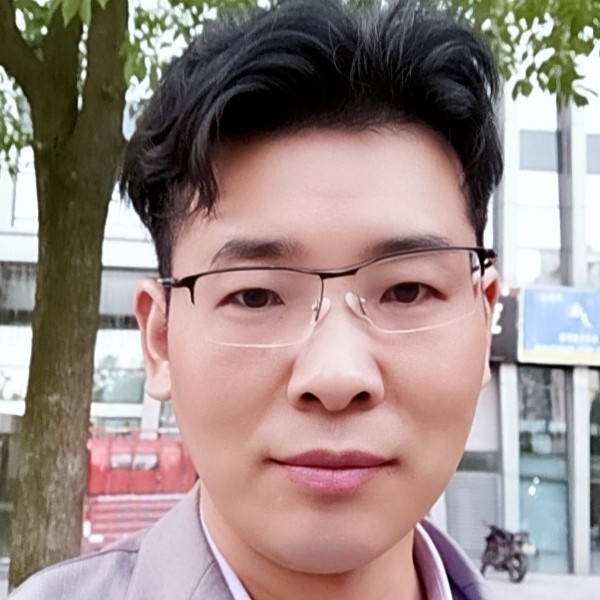 扬蓝的照片