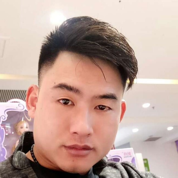 卓少爷的照片