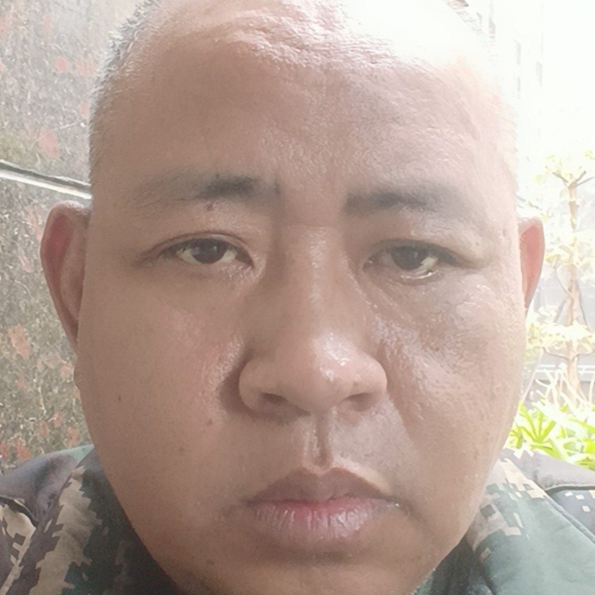 黄翡的照片